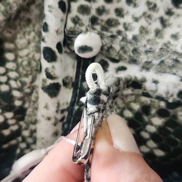 NWT BUDDY LOVE KIKI TOP SIZE MEDIUM - Picture 10 of 12